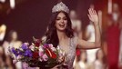 Ajang kecantikan Miss Universe 2021 telah dimenangkan oleh perempuan cantik asal India Harnaaz Shandu&period; Yuk intip pesonanya&excl;