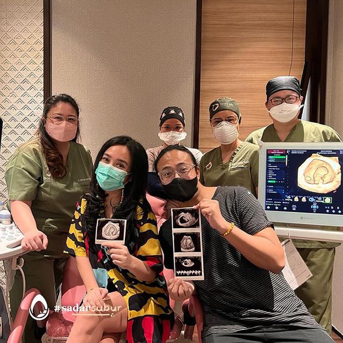 Kabar bahagia datang dari Dea Ananda dan Ariel Nidji setelah 12 tahun nikah kini menanti anak pertama&period; Yuk intip potret mereka&excl;