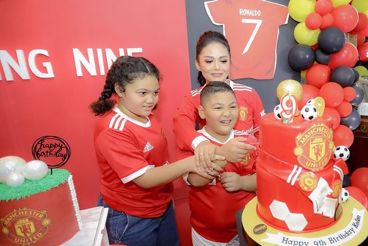 Krisdayanti baru saja menggelar pesta ulang tahun anak bungsunya&comma; Kellen Alexander Lemos yang ke 9 tanpa Raul Lemos&period; Yuk intip&excl;