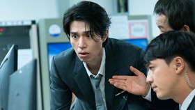 Lee Dong-wook Terpesona Lihat Wi Ha-joon Beraksi di Bad and Crazy