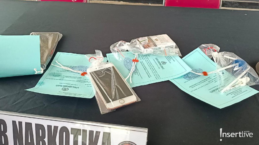 Barang bukti yang disita polisi saat menangkap Bobby Joseph atas kasus narkoba