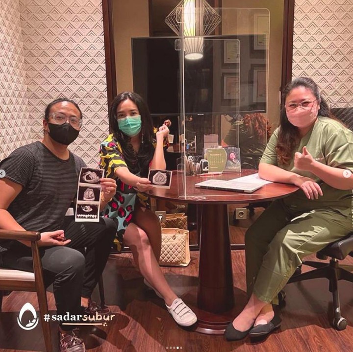 <p>Dea Ananda dan Ariel Nidji akhirnya berhasil mendapatkan calon momongan usai melakukan program hamil. Mereka melakukan prosedur IVF atau bayi tabung. (Foto: Instagram @dea_ananda)</p>