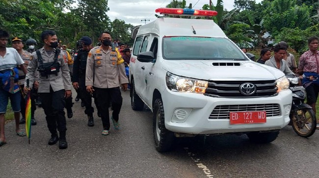 Polres Sumba Barat melaksanakan autopsi terhadap jenazah tersangka yang meninggal dunia di sel Polsek Katikutana, Arkin Anabira, Selasa (14/12).