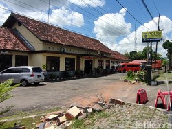 Detik-detik Truk Tabrak Polsek Sentolo DIY hingga Pagarnya Hancur
