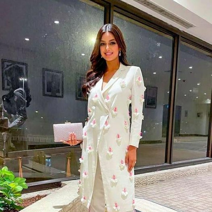 <p>Harnaaz Sandhu juga seorang aktris lho, Bunda. Ia juga membintangi film <em>Yaara Diyan Poo Baran</em> dan <em>Bai Ji Kuttange</em>. (Foto: Instagram @harnaazsandhu_03)</p>