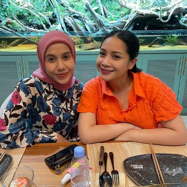 Foto Bareng Nagita Slavina, Pacar Kaesang Kena Nyinyir Mirip Tante-tante