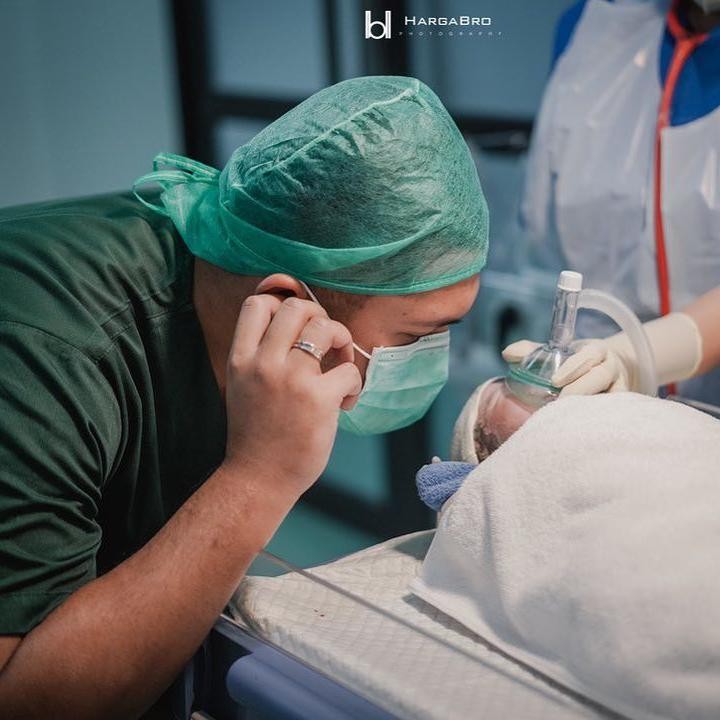 <p>Putra Kesha Ratuliu dari pernikahannya dengan Adhi Permana diberi nama Qwenzy Kalandra Putra Permana. (Foto: Instagram @kesharatuliu05)</p>