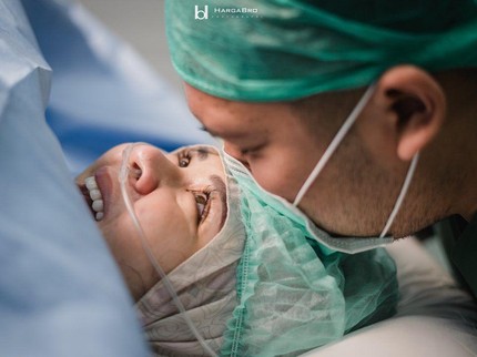 7 Potret Haru Kesha Ratuliu Melahirkan Anak Pertama, Tak Bisa Langsung Peluk Si Kecil