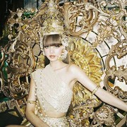 Makin Eksis di Dunia Fashion, Ini Gaya Paling Stylish Lisa BLACKPINK di Tahun 2021