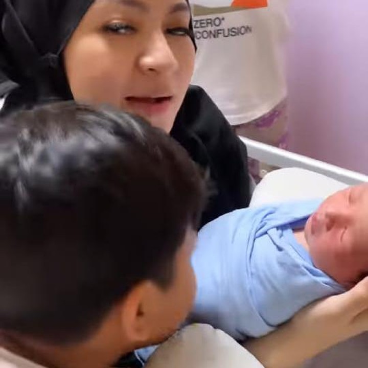 <p>Usai Nathalie Holscher melahirkan, anak-anak Sule langsung datang untuk menjenguk. Mereka datang juga sebagai tim pendukung Nathalie agar cepat pulih dari operasi caesar. (Foto: Instagram @nathalieholscher)</p>