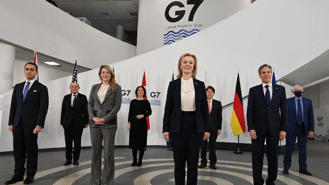 G7 dan Uni Eropa Desak India-Pakistan Tahan Diri dan Segera Berdamai Para menteri luar negeri dari negara-negara G7 dan Uni Eropa kompak menyerukan India dan Pakistan deeskalasi, saling menahan diri dan segera berdamai.