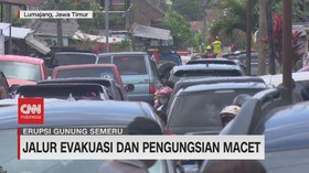 VIDEO: Rombongan Pejabat Padati Jalur Evakuasi Logistik