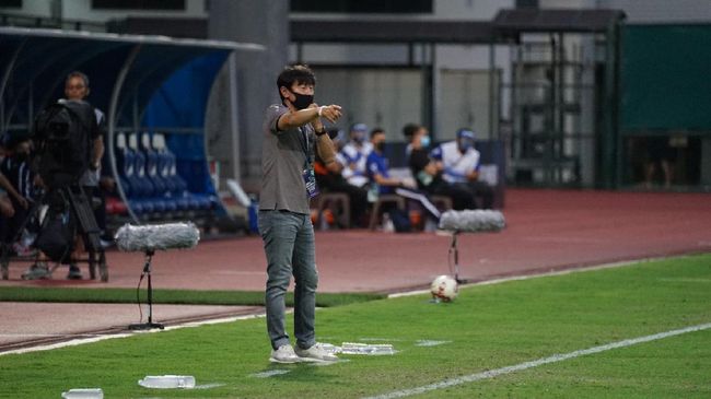 Shin Tae Yong Tersinggung, Netizen Ramai Pasang Tagar #HarunaOut Lini masa media sosial pada Senin (17/1) pagi diramaikan dengan tagar #HarunaOut dari netizen usai muncul berita mengenai Shin Tae Yong yang tersinggung.