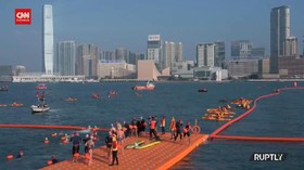 VIDEO: 1200 Orang Adu Cepat Arungi Pelabuhan Hong Kong