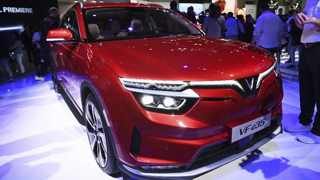 Mobil Nasional Vietnam Invasi AS, Bangun Pabrik Baterai Dengan strategi ini VinFast diprediksi akan bersaing dengan Tesla dan General Motors (GM) yang namanya sudah menempati hati konsumen di AS.