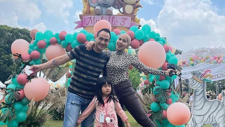 Venna Melinda dan Ferry Irawan Venna Melinda dan Ferry Irawan