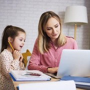 Serba Bisa! 4 Zodiak Ini Bakal Jadi Ibu yang Multitasking