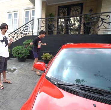 7 Potret Perayaan Ultah Dio Putra Andre Taulany, Dapat Kado Mobil Sport Klasik