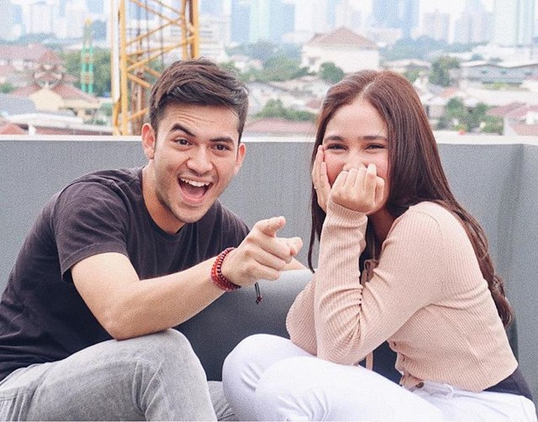 8 Foto Kebersamaan Rizky Nazar & Syifa Hadju yang Jadi Sorotan Sebelum diciduk oleh polisi kasus narkoba, Rizky Nazar masih berduaan dengan kekasihnya Syifa Hadju. Yuk intip potret mereka!