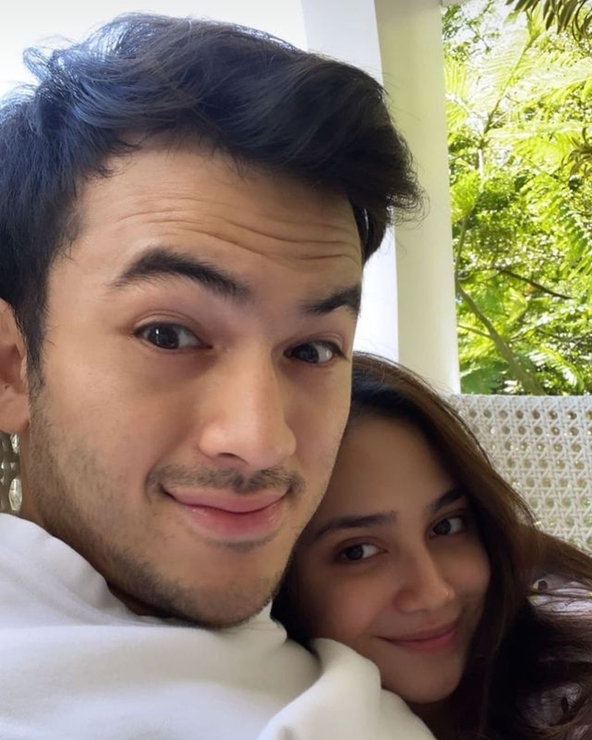 Sebelum diciduk oleh polisi kasus narkoba&comma; Rizky Nazar masih berduaan dengan kekasihnya Syifa Hadju&period; Yuk intip potret mereka&excl;