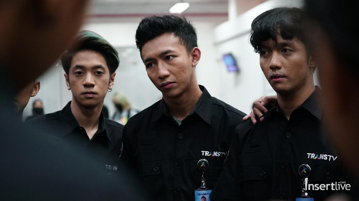 Ada yang spesial dari penampilan para peserta Indonesia Mencari Bakat 2021 memakai baju seragam Trans TV&period; Yuk intip&excl;