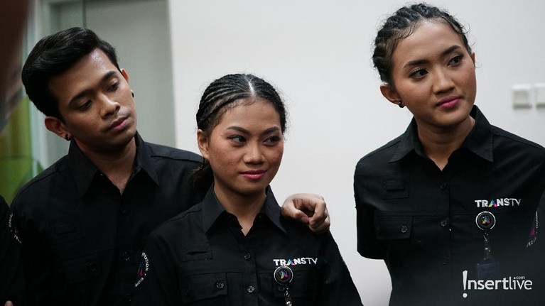 Ada yang spesial dari penampilan para peserta Indonesia Mencari Bakat 2021 memakai baju seragam Trans TV. Yuk intip!
