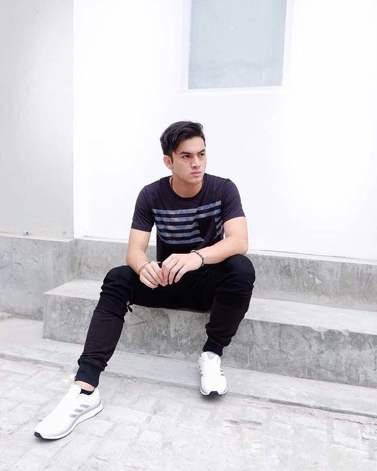 Aktor RN yang ditangkap karena kasus narkoba adalah Rizky Nazar yang bikin heboh publik&period; Yuk kita intip potret Rizky Nazar&excl;