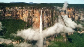 9 Tempat Wisata yang Terkenal di Dunia, Salah Satunya Bali