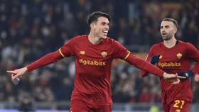 FOTO: Roma Geser Juventus Usai Tekuk Spezia