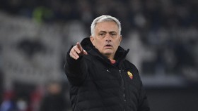 Kata-kata Spesial Mourinho untuk Erick Thohir yang Berulang Tahun