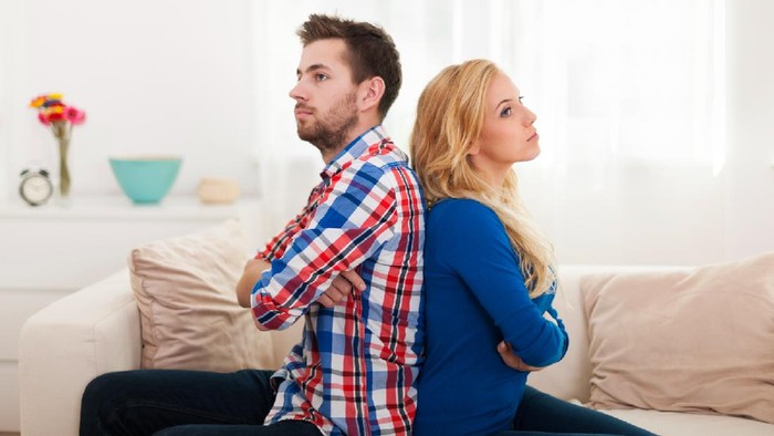 4 Cara Mudah Menghadapi Pasangan Cuek dan Super Dingin, Setelah Ini Bisa Jadi Bucin lho!