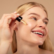 Bisakah Vitamin C dan Niacinamide Digunakan Bersamaan untuk Mencerahkan Wajah? Sebelum Pakai, Cek Faktanya di Sini!