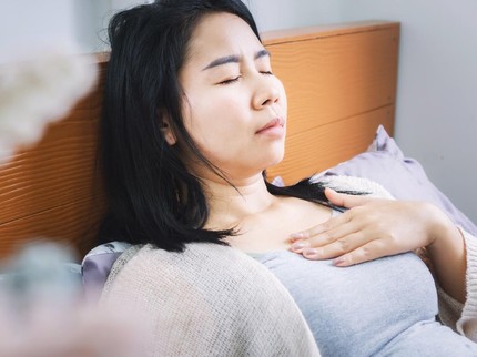 Jangan Panik Dulu, Ini 3 Cara Mengatasi Payudara Bengkak Saat Menyusui