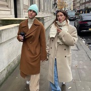 BeauPicks: Contek Gaya Stylish Hailey Bieber Memakai Busana Musim Dingin Warna Netral