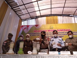 Kejari Sumedang Musnahkan Ribuan Obat Terlarang dan Sabu