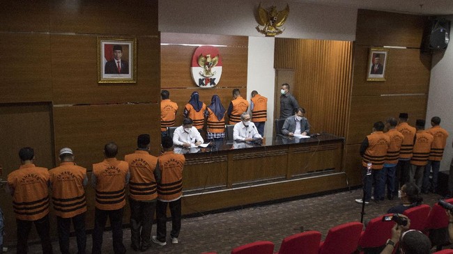 KPK merespons beredarnya akun 'Komisi Pemberantasan Korupsi' di OpenSea yang menjual foto-foto terpidana korupsi dari Setya Novanto hingga Miranda S. Goeltom.