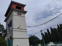 Menara Pisa Minggir Dulu, Ini Menara Miring dari Jakarta