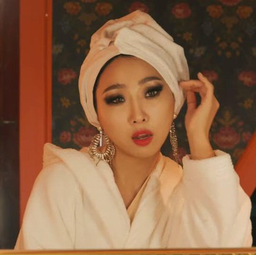 Lirik Lagu Fantabolous - Minzy