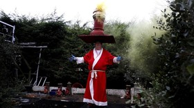 FOTO: Menuju Rekor Baru Sang Jawara Head-Balancing Dunia