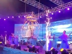 Viral Pengantin Naik Ayunan Demi Konten, Endingnya Jatuh Mengerikan
