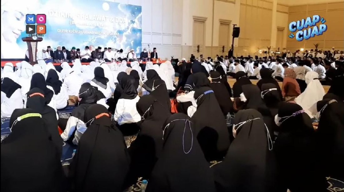 Keluarga mendiang Vanessa Angel dan Bibi Andriansyah gelar tahlilan 40 hari di tempat yang berbeda&period; Yuk intip potretnya&excl;