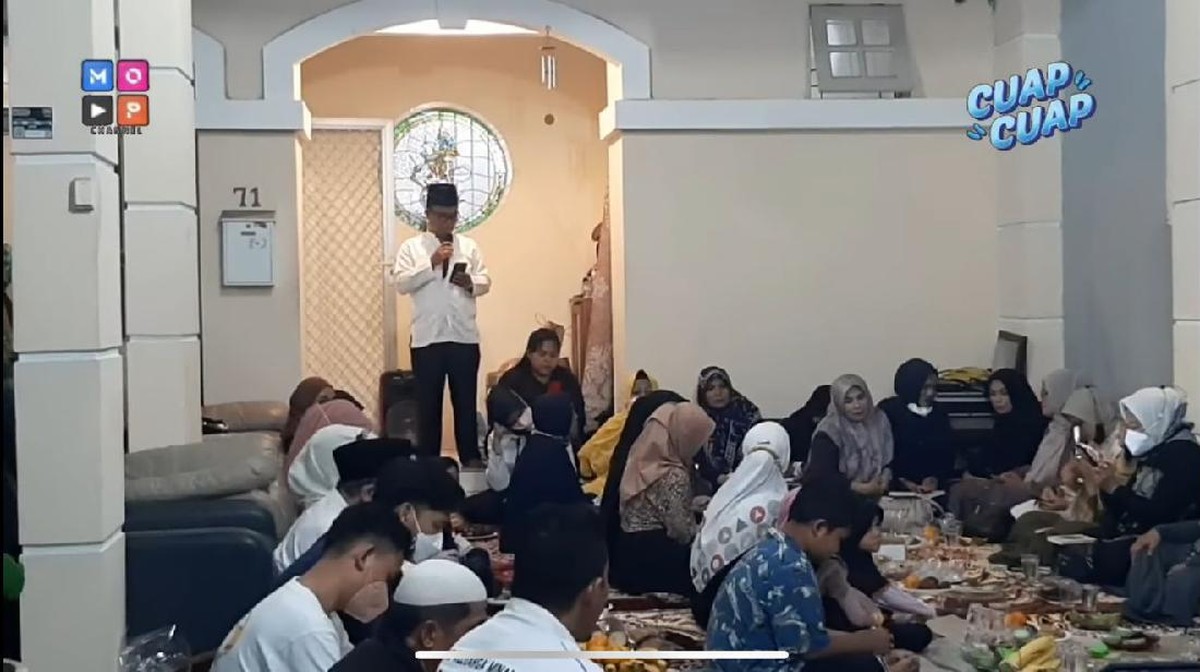 Keluarga mendiang Vanessa Angel dan Bibi Andriansyah gelar tahlilan 40 hari di tempat yang berbeda&period; Yuk intip potretnya&excl;