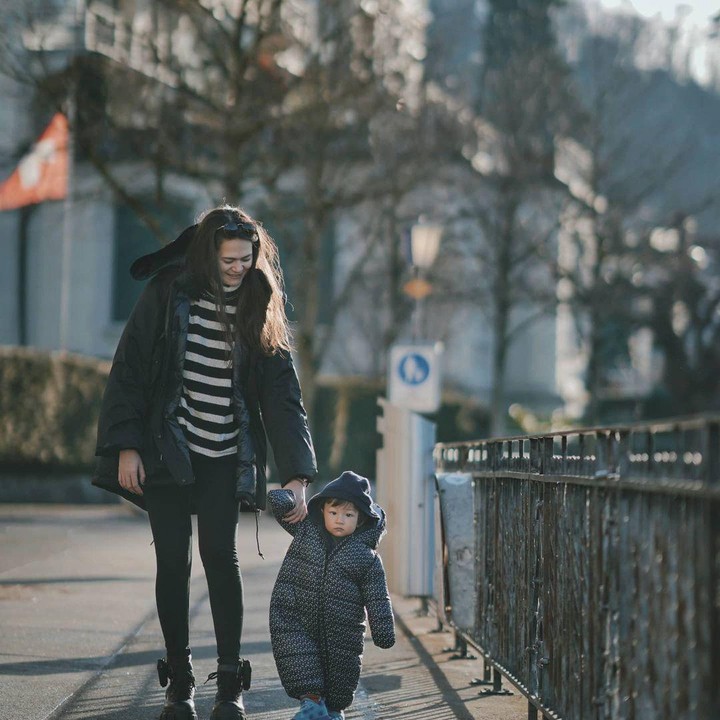 <p>Mars yang kini sudah menginjak usia satu tahun mulai terlihat aktif. Ia begitu senang diajak berlibur ke Swiss. (Foto: Instagram @ringgoagus)</p>