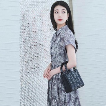 img-title Busana Bae Suzy Paling Stylish di 2021, Ratu Drama Korea yang Dijuluki Human Dior