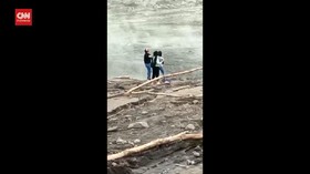 VIDEO: Wisatawan Bencana, Datang Ke Lokasi Demi Eksis Di Media Sosial
