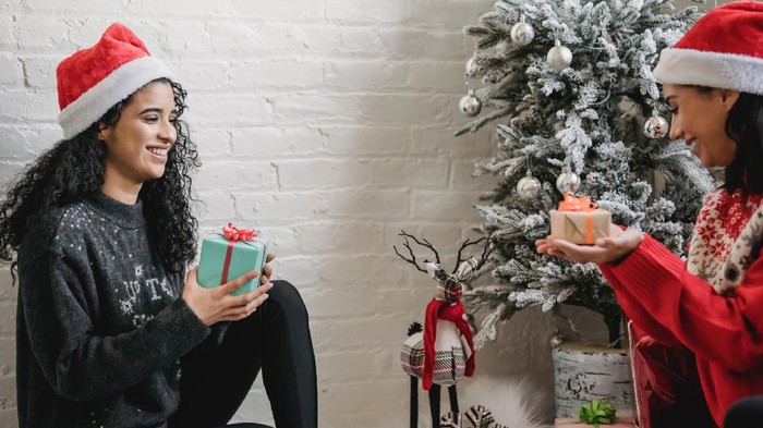 Budget Terbatas untuk Tukar Kado Akhir Tahun? Ini 5 Ide Kado Menggemaskan di Bawah Rp50 Ribu untuk Sahabat