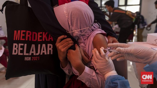 Solo mengaku tak bisa langsung gelar vaksinasi Covid untuk anak karena bentrok agenda Bulan Vaksin Sekolah, Pemkab Gowa telah membuat SE khusus vaksin anak.