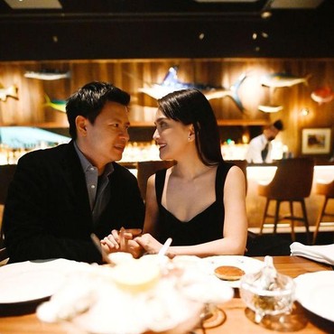 5 Momen Shandy Aulia & Suami Dinner Romantis Rayakan Anniversary ke-10