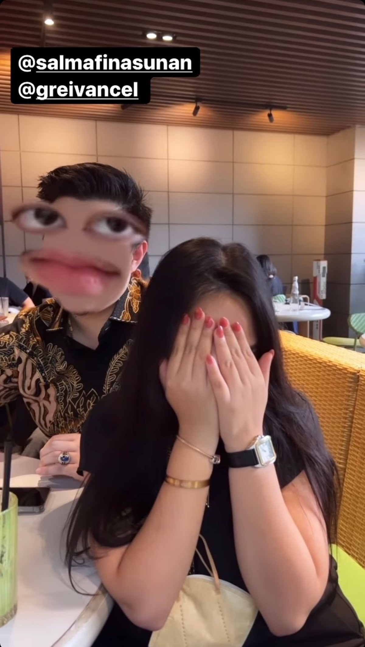 Salmafina Khairunnisa mencuri perhatian publik lewat unggahan terbarunya bersama putra pendeta&period; Yuk intip&excl;