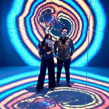 7 Potret Kedekatan Salmafina Sunan dengan Putra Pendeta yang Jadi Sorotan